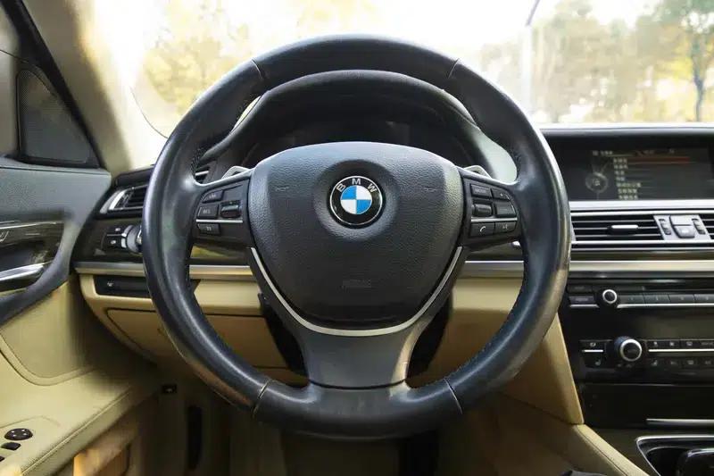 2013 BMW 7 Series 740Li Leading Edition — миниатюра 20