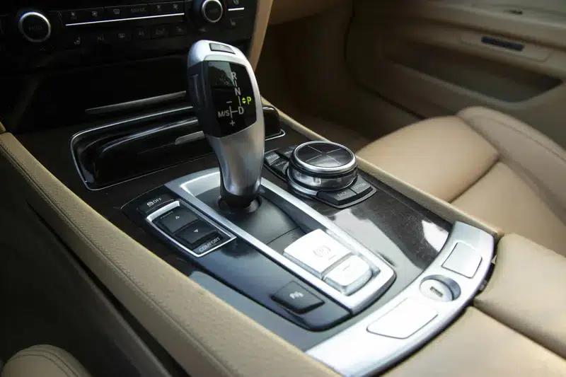 2013 BMW 7 Series 740Li Leading Edition — миниатюра 21