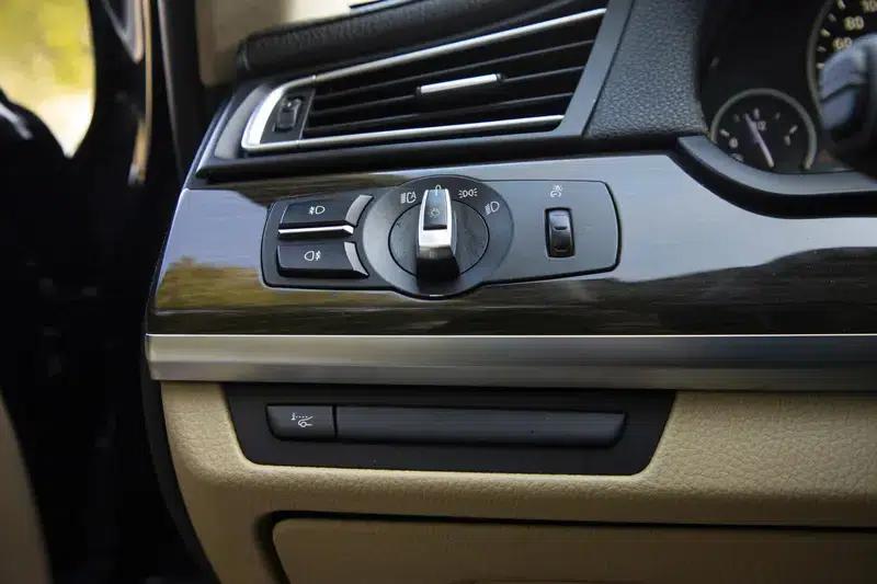 2013 BMW 7 Series 740Li Leading Edition — миниатюра 22