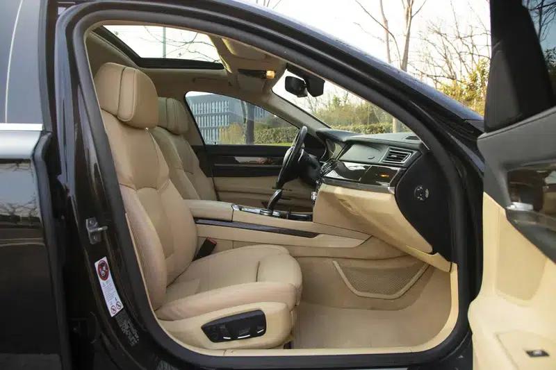 2013 BMW 7 Series 740Li Leading Edition — миниатюра 28