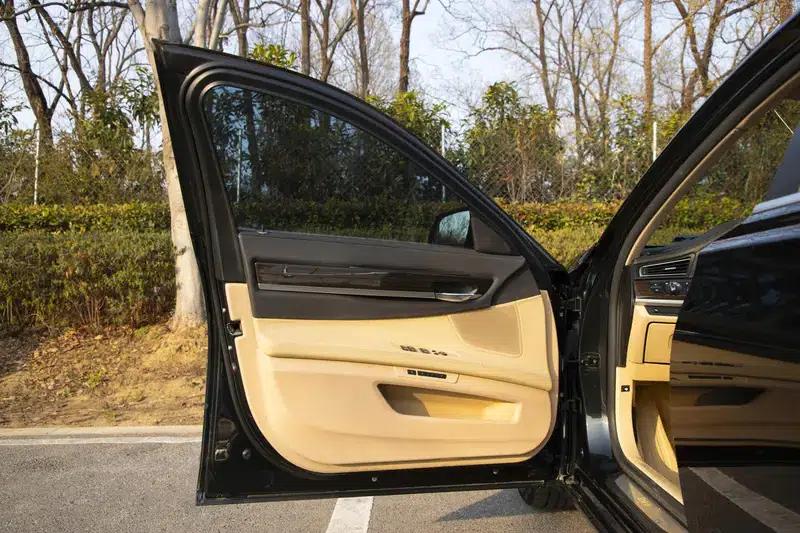 2013 BMW 7 Series 740Li Leading Edition — миниатюра 30
