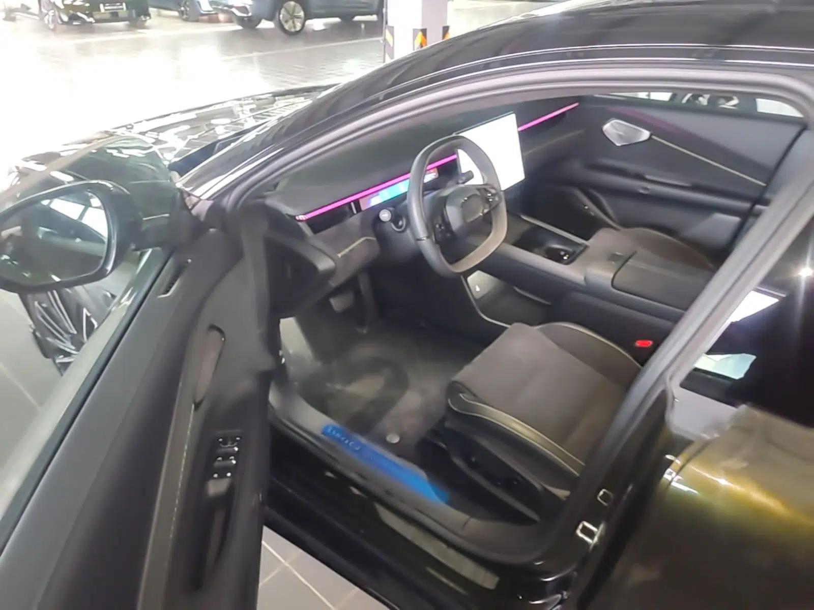 Lynk & Co 10 EM-P 2025 Model 240 All-Wheel Drive Ultra—Sport Edition — миниатюра 18