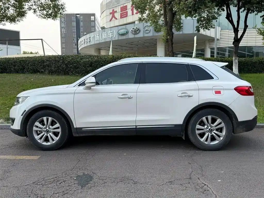 Lincoln MKX 2015 2.0T Two-Wheel Drive Premium Edition — миниатюра 3