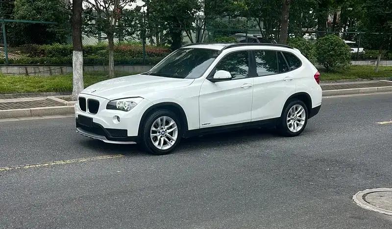 BMW X1 2015 sDrive18i Fashion Upgrade Edition — миниатюра 1