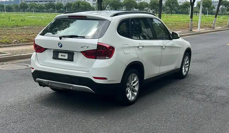 BMW X1 2015 sDrive18i Fashion Upgrade Edition — миниатюра 5