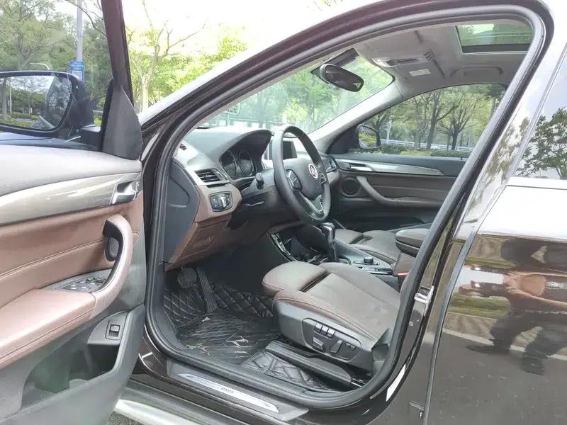 BMW X1 2018 sDrive18Li Premium — миниатюра 18