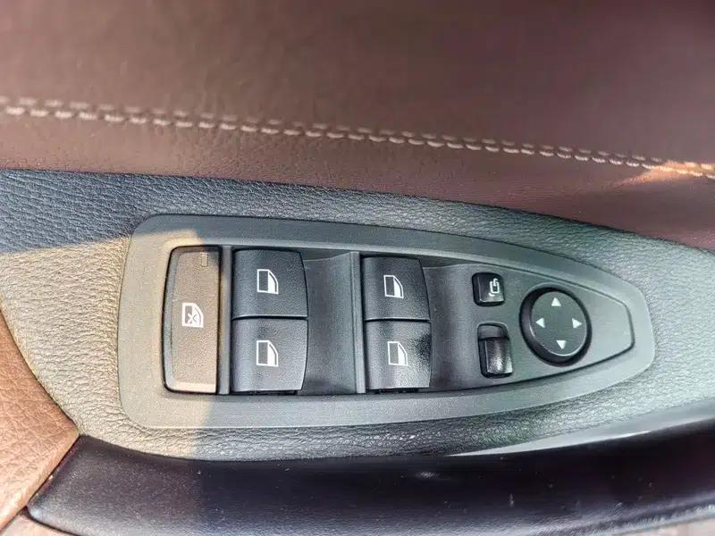 BMW X1 2018 sDrive18Li Premium — миниатюра 22