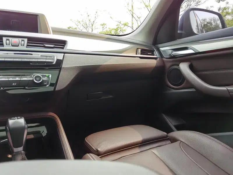 BMW X1 2018 sDrive18Li Premium — миниатюра 9