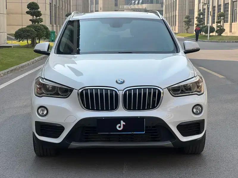 BMW X1 2016 sDrive18Li Premium — миниатюра 2