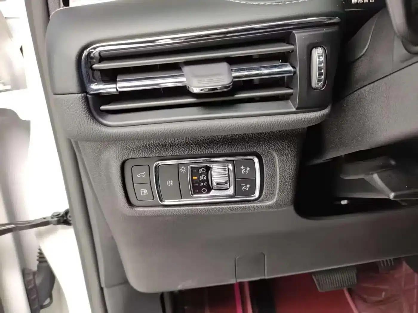 Adventurer New Energy 2021 PHEV 4WD e-Enjoy Edition — миниатюра 27