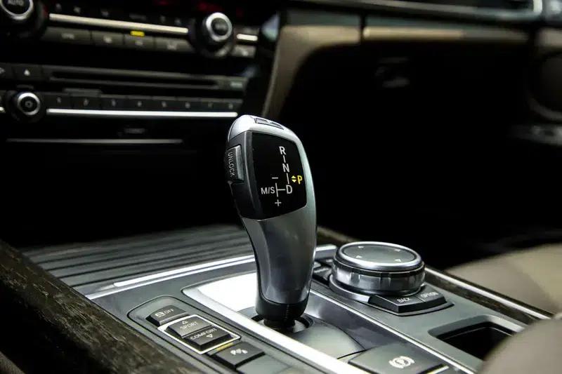 BMW X5 (Imported) 2014 xDrive35i Leading Edition — миниатюра 24