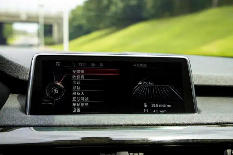 BMW X5 (Imported) 2014 xDrive35i Leading Edition — миниатюра 10