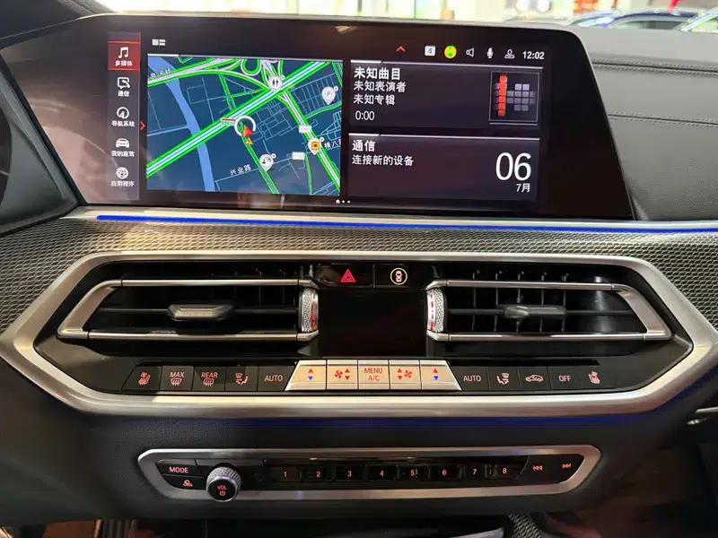 BMW X6 2021 xDrive40i Luxury M Sport Package — миниатюра 17