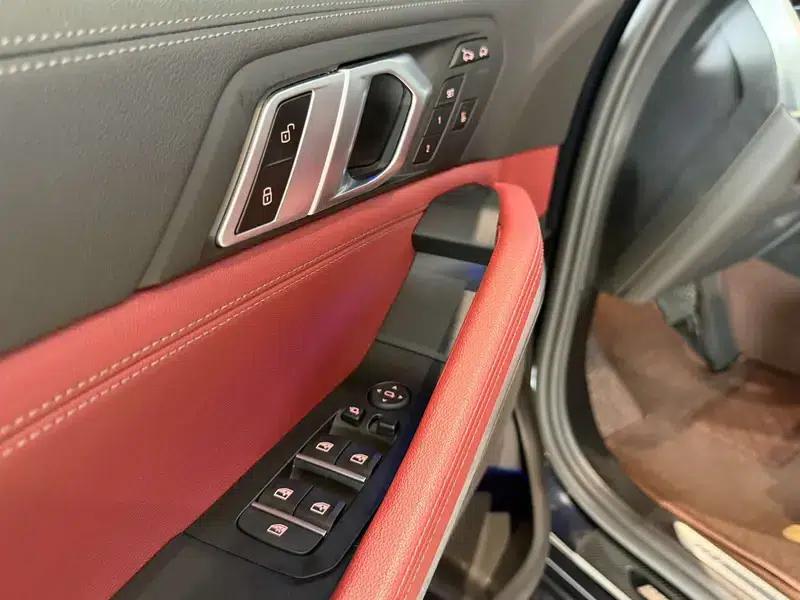 BMW X6 2021 xDrive40i Luxury M Sport Package — миниатюра 28