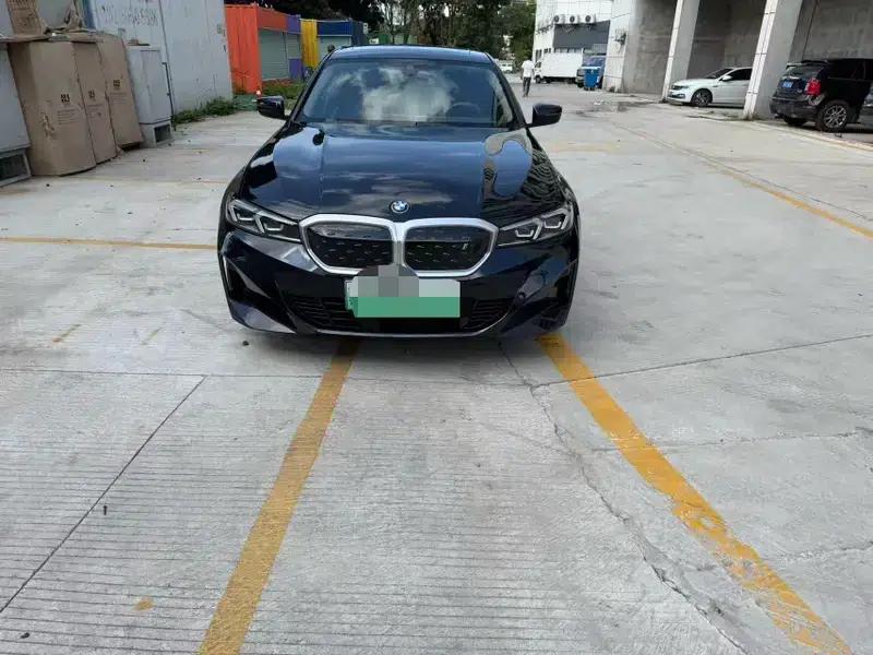 BMW i3 2022 eDrive35L — миниатюра 2