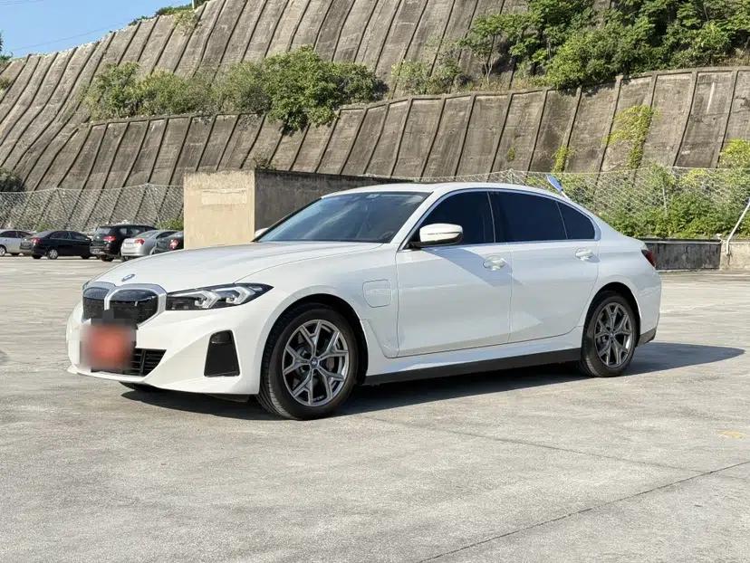 BMW i3 2024 eDrive 35 L — миниатюра 1
