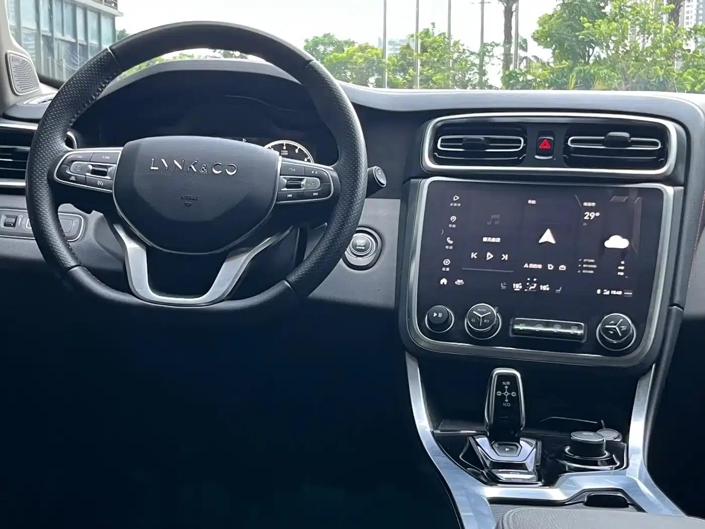 Lynk & Co 01 2019 2.0T AWD Pro Edition (China VI Emission Standard) — миниатюра 11