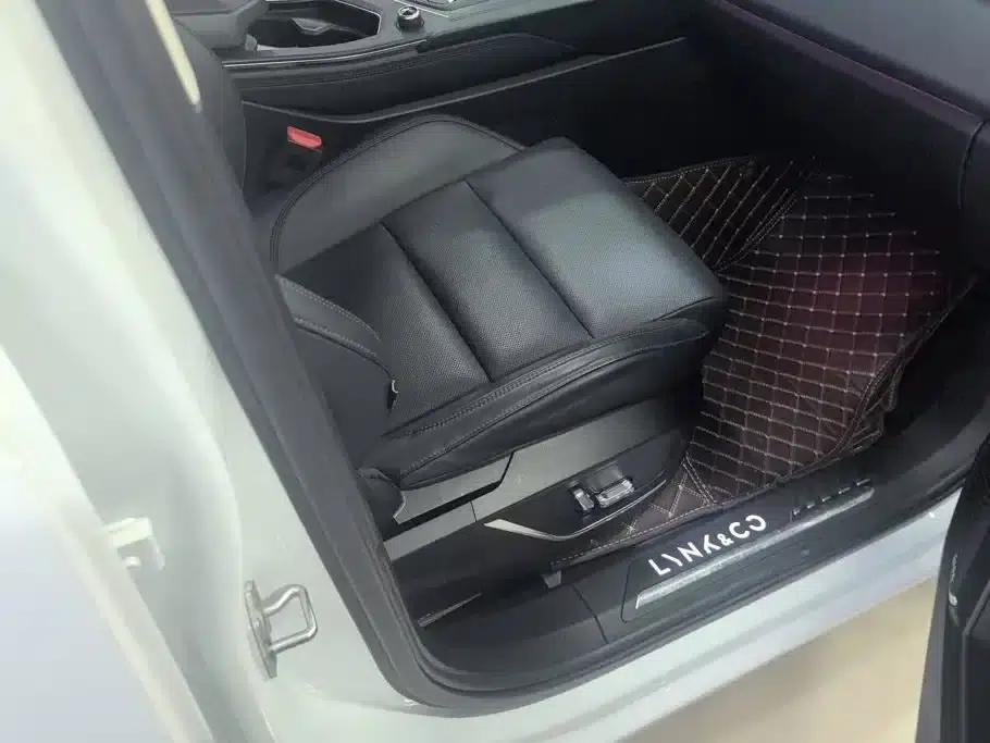 Lynk & Co 01 2021 2.0TD Two-Wheel Drive Pro — миниатюра 8