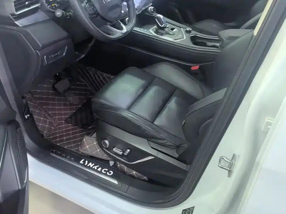 Lynk & Co 01 2021 2.0TD Two-Wheel Drive Pro — миниатюра 9