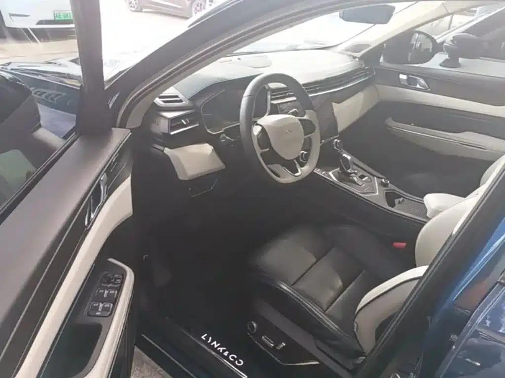 Lynk & Co 01 2021 2.0TD Two-Wheel Drive Pro — миниатюра 15