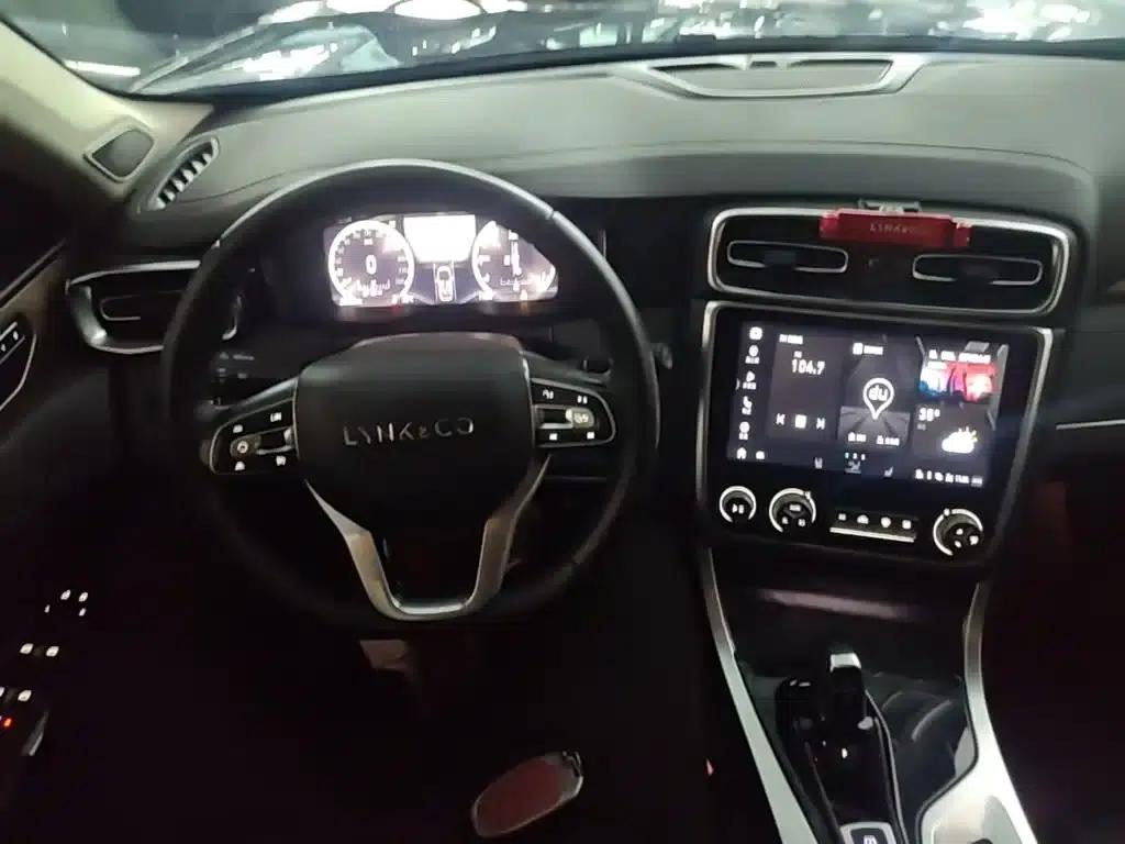 Lynk & Co 01 2019 2.0T 2WD Pro Edition (China VI Emission Standard) — миниатюра 11