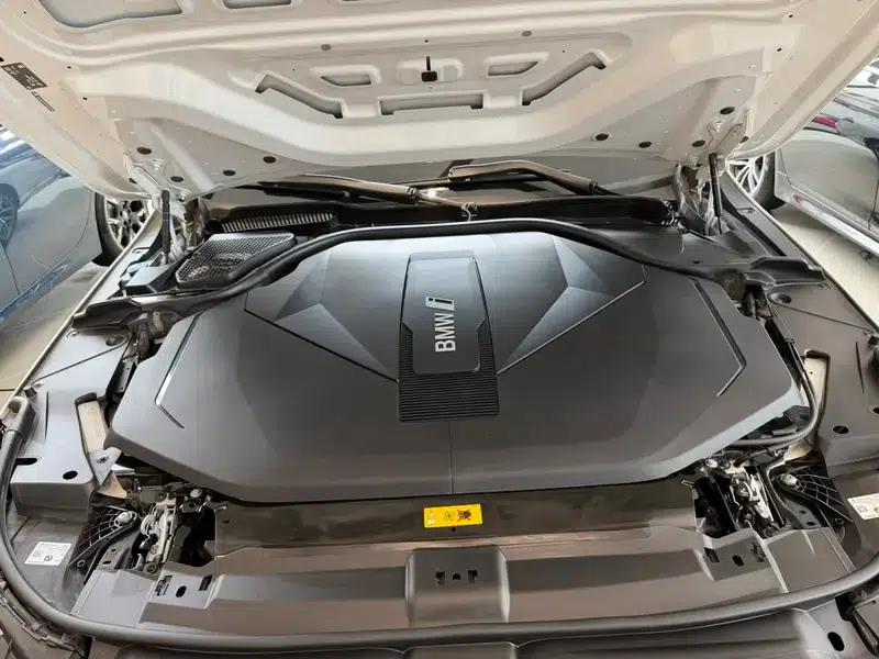 BMW i5 2024 eDrive35L M Sport Package — миниатюра 4