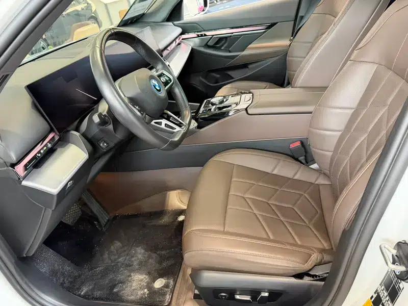 BMW i5 2024 eDrive35L M Sport Package — миниатюра 9