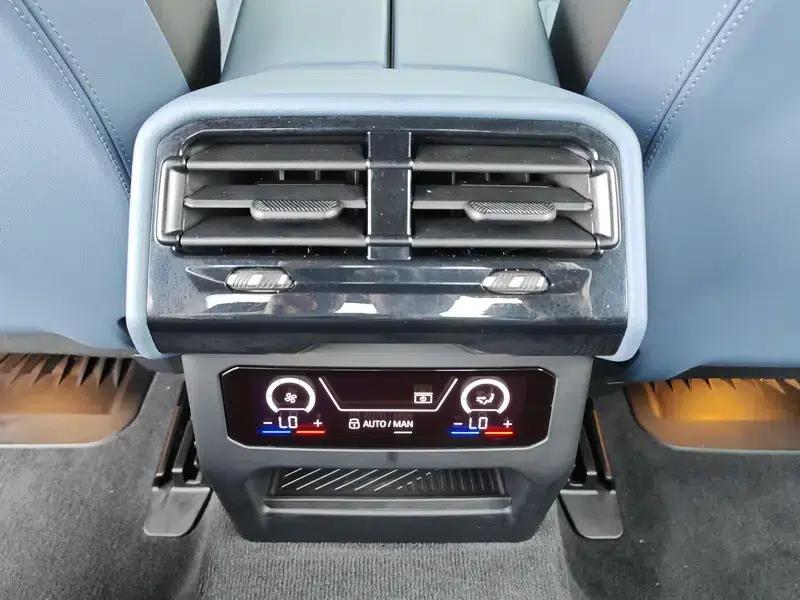 BMW i5 2024 eDrive35L Premium M Sport Package — миниатюра 18