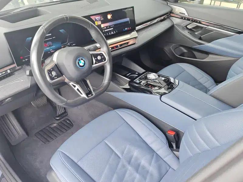 BMW i5 2024 eDrive35L Premium M Sport Package — миниатюра 25