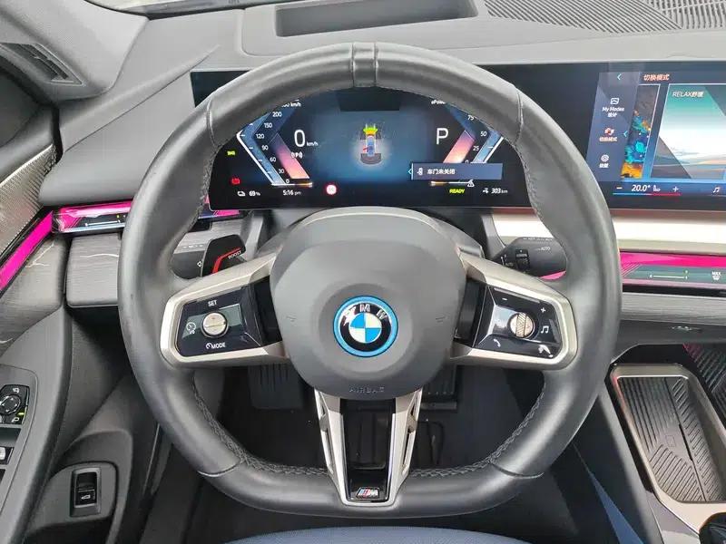 BMW i5 2024 eDrive35L Premium M Sport Package — миниатюра 27