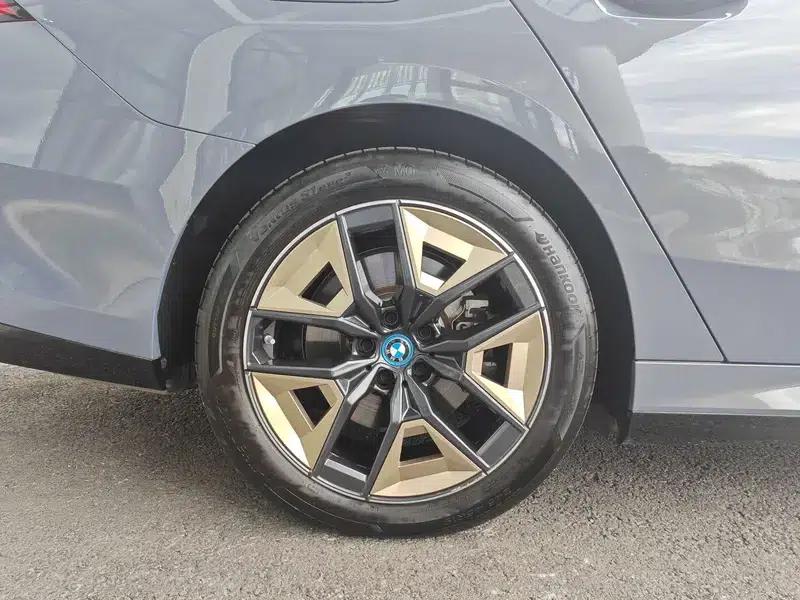 BMW i5 2024 eDrive35L Premium M Sport Package — миниатюра 8