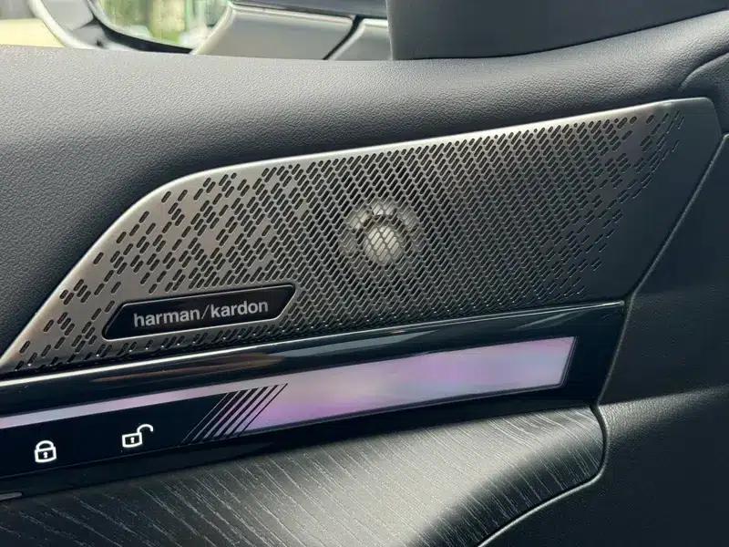 BMW i5 2024 eDrive35L Premium Luxury Package — миниатюра 11