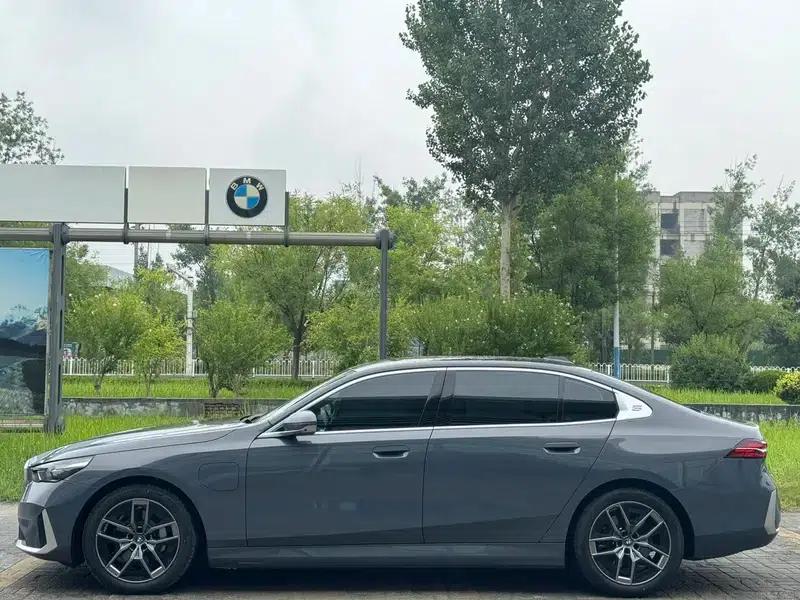 BMW i5 2024 eDrive35L Premium Luxury Package — миниатюра 3