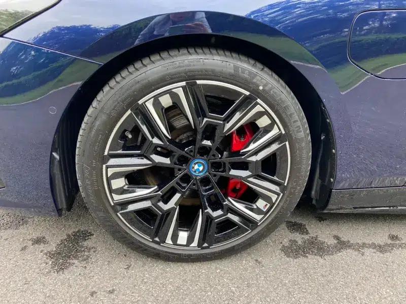 BMW i5 (Imported) 2024 M60 xDrive — миниатюра 5