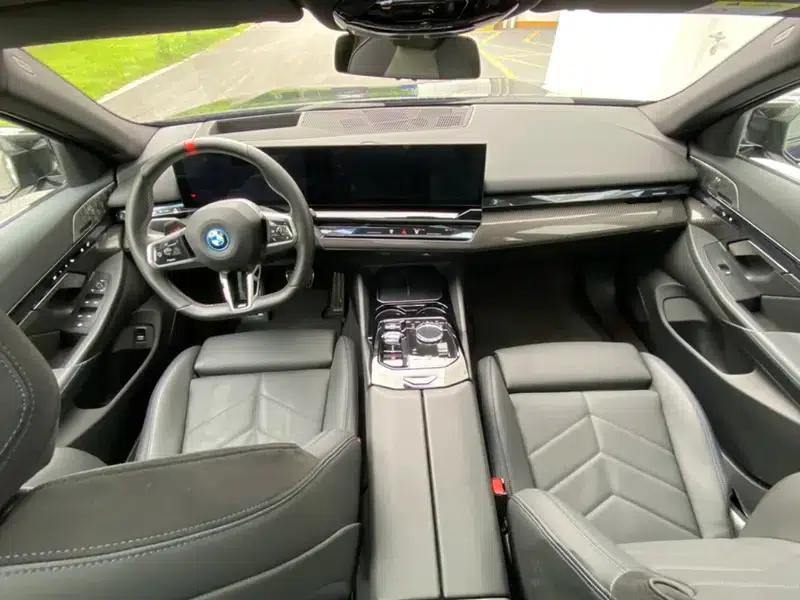 BMW i5 (Imported) 2024 M60 xDrive — миниатюра 8