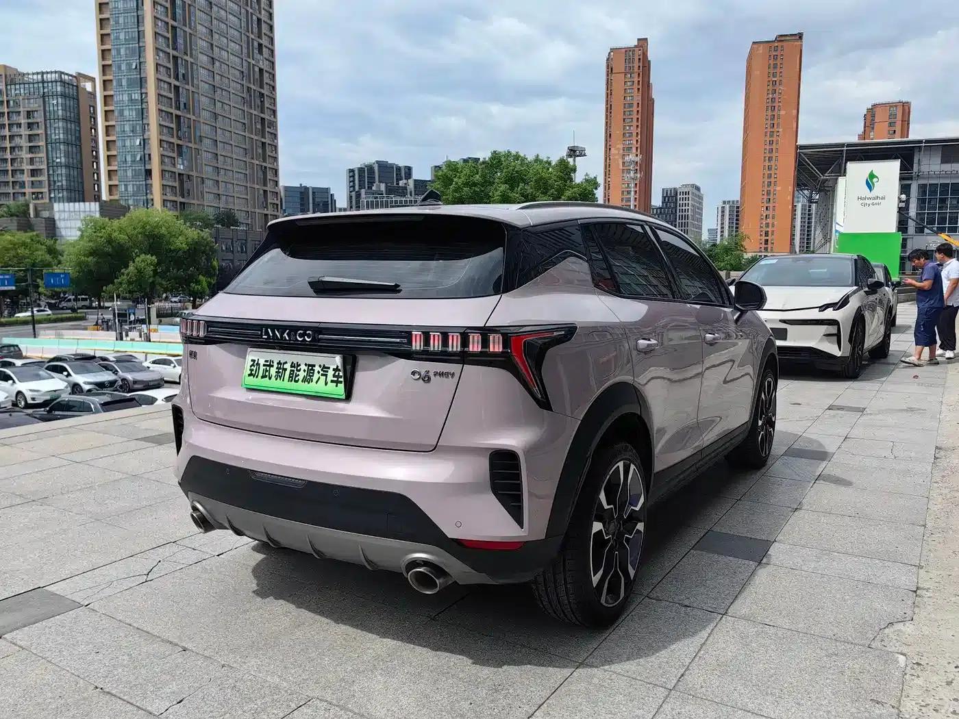 Lynk & Co 06 2021 1.5T Shero Pink Special Edition — миниатюра 5