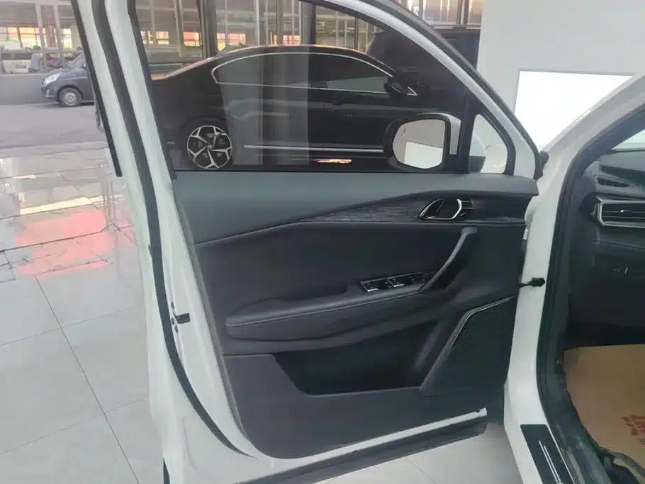 Lynk & Co 06 2023 Remix 1.5T Pro — миниатюра 7