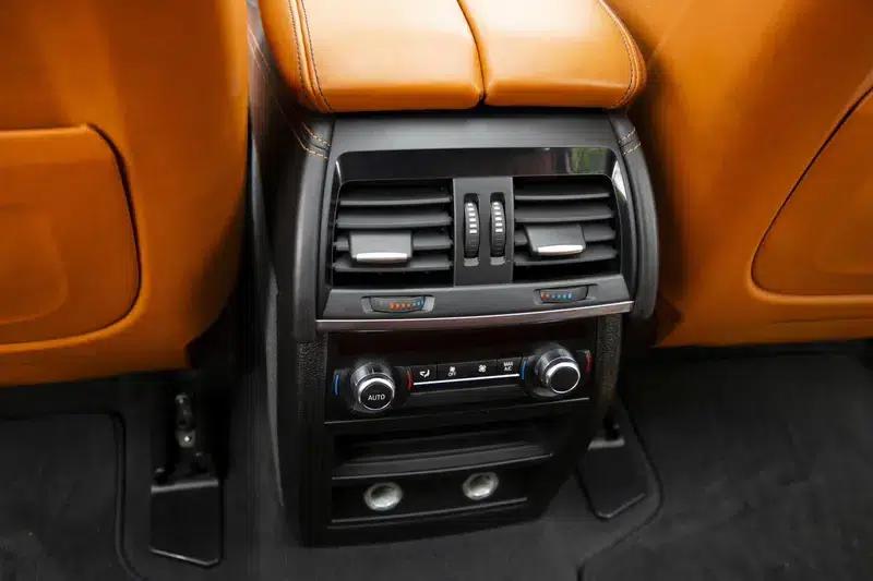2015 BMW X5 M — миниатюра 17