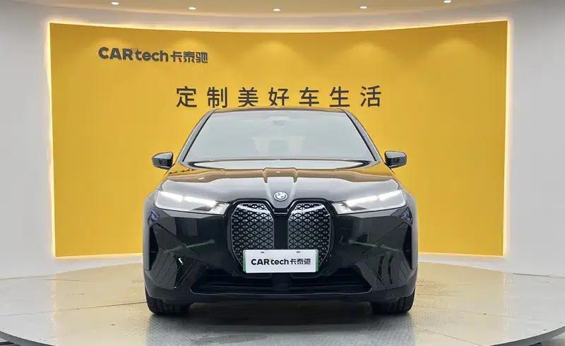 BMW iX 2023 xDrive40 — миниатюра 2