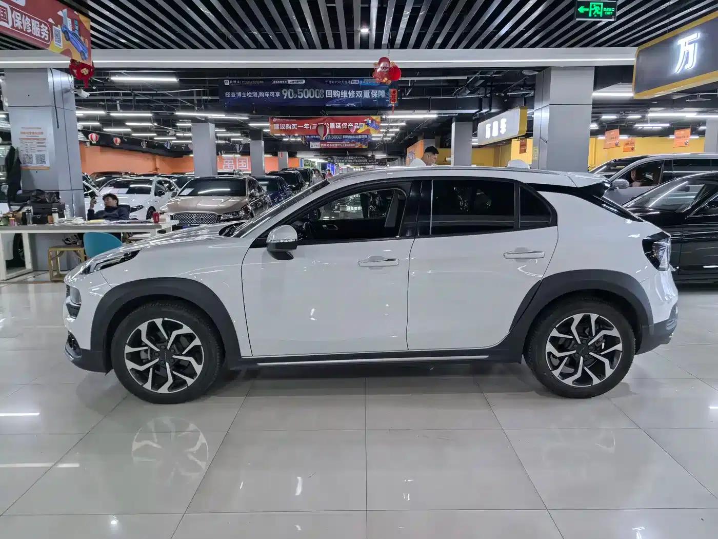 Lynk & Co 02 2019 1.5T DCT 2WD Sport Edition (China VI Emission Standard) — миниатюра 3