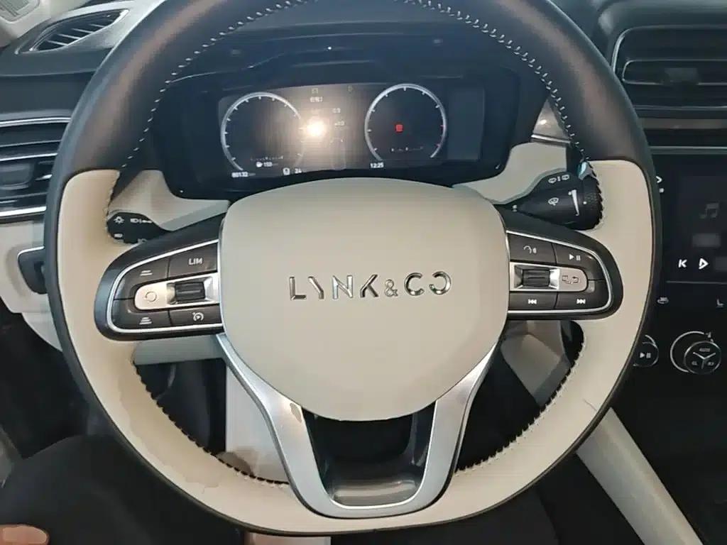 Lynk & Co 02 2018 1.5T DCT 2WD Pro Edition (National V Emission Standard) — миниатюра 11