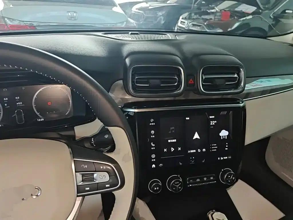 Lynk & Co 02 2018 1.5T DCT 2WD Pro Edition (National V Emission Standard) — миниатюра 10