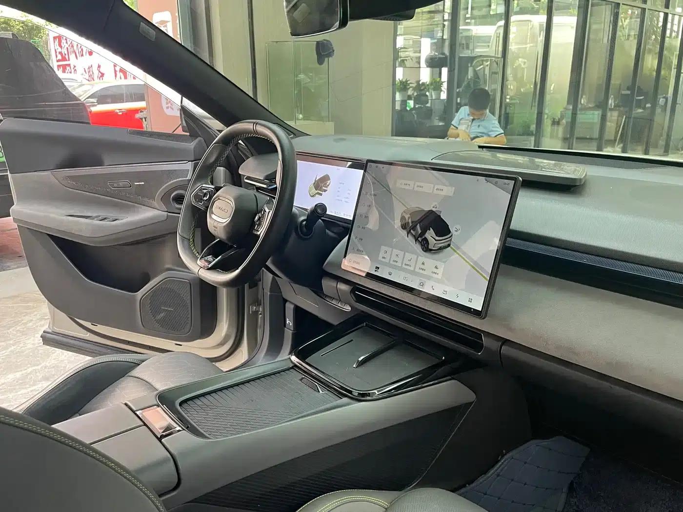 Lynk & Co 08 EM-P 2023 Model, 120km Long Range Pro — миниатюра 14