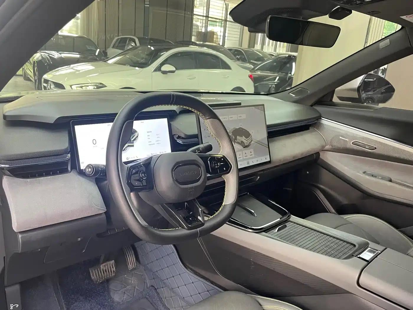 Lynk & Co 08 EM-P 2023 Model, 120km Long Range Pro — миниатюра 9