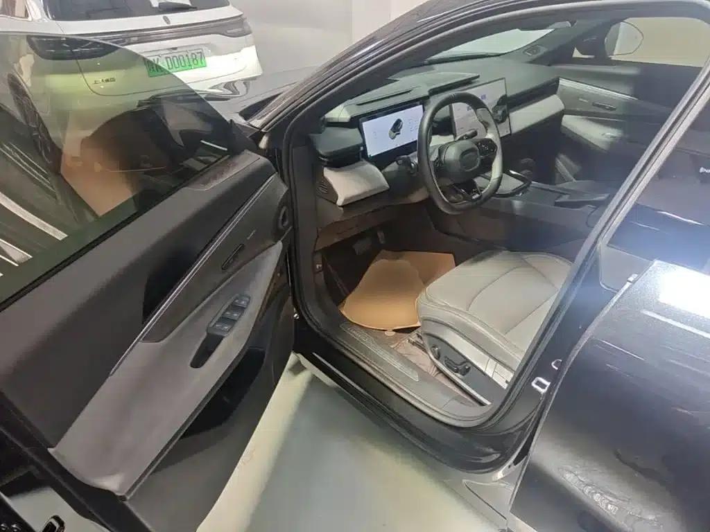 Lynk & Co 08 EM-P 2025 model, 120km long range Halo — миниатюра 16