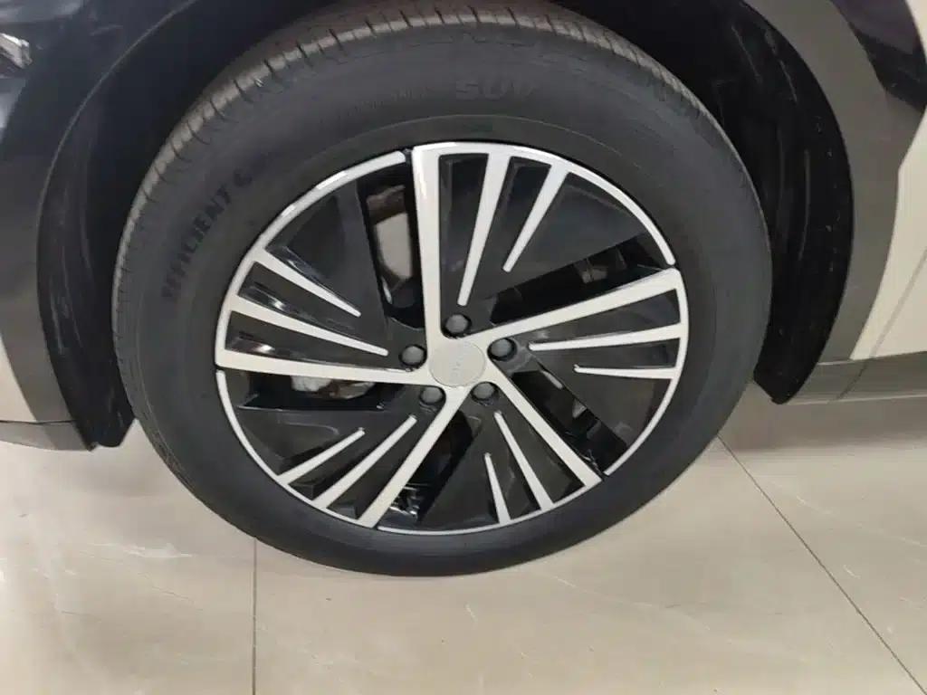 Lynk & Co 08 EM-P 2023 Model, 120km Long Range Halo — миниатюра 23
