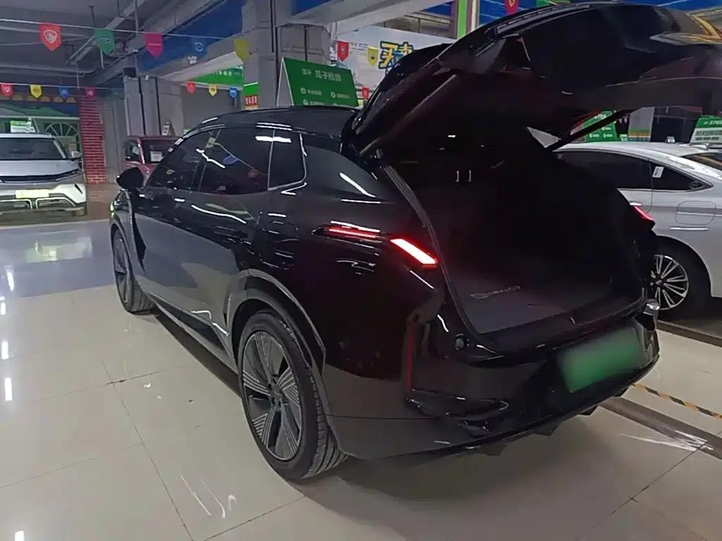 Lynk & Co 08 EM-P 2023 Model, 120km Long Range Halo — миниатюра 5