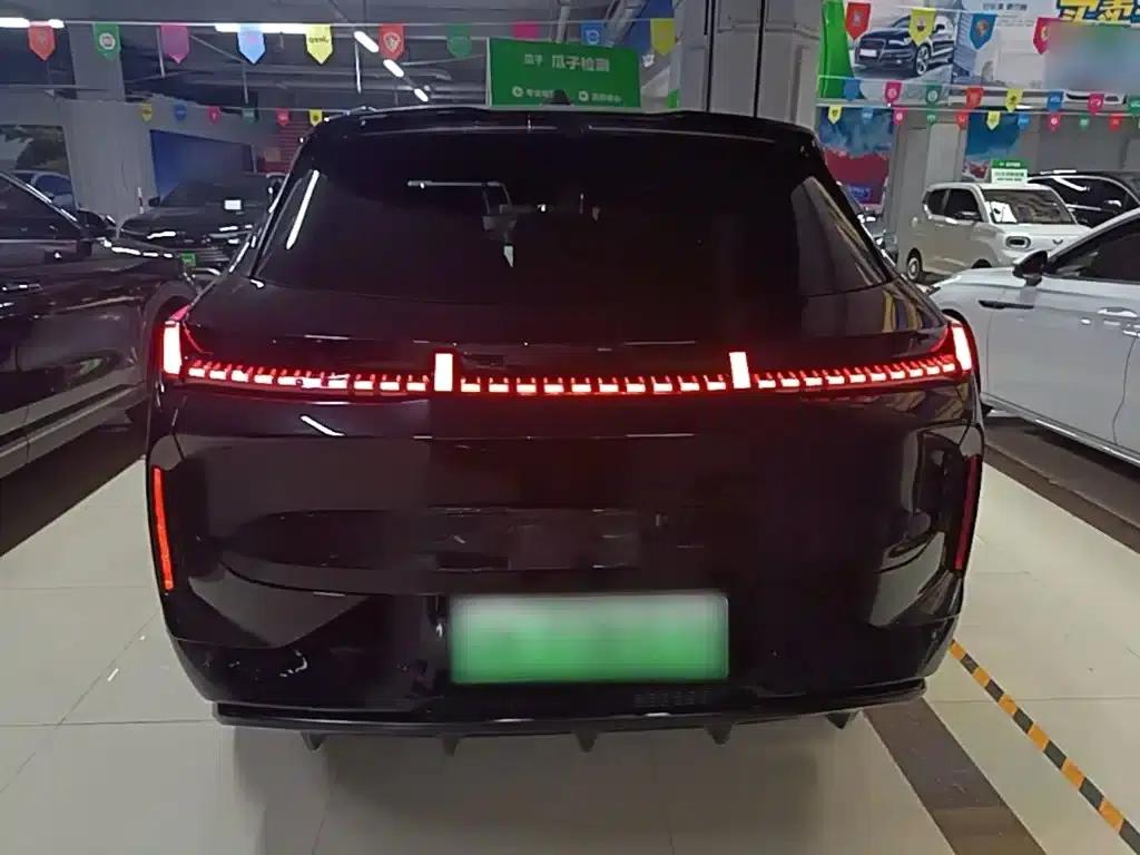 Lynk & Co 08 EM-P 2023 Model, 120km Long Range Halo — миниатюра 6