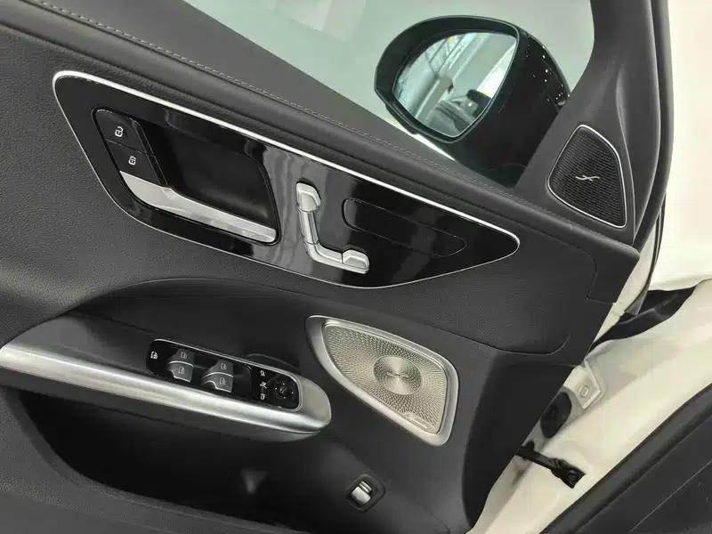 Mercedes-Benz C-Class 2024 Facelift C 260 L Sport Night Edition — миниатюра 13