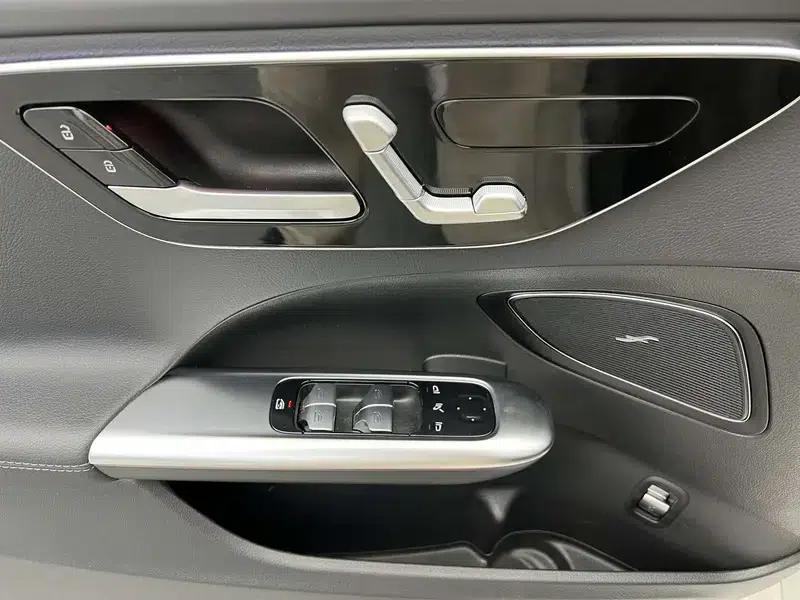 2025 Mercedes-Benz C-Class C 260 L Sport 4MATIC — миниатюра 12